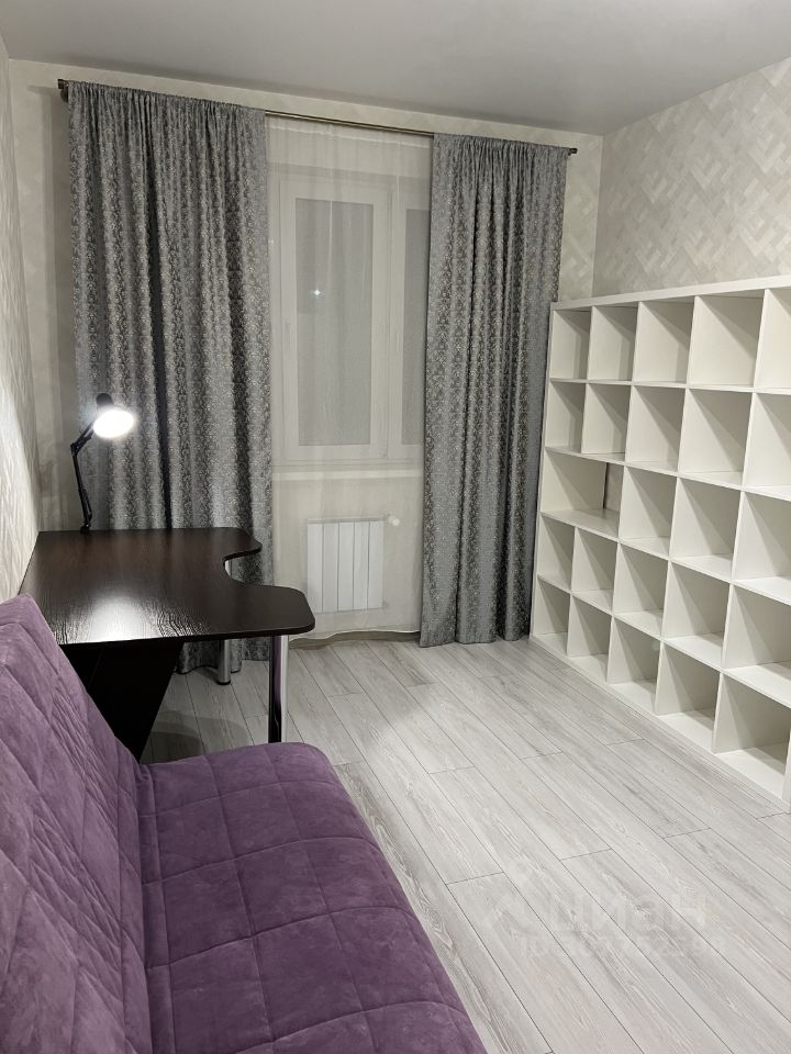 Аренда 2-комн квартиры на вторичном рынке Одинцово, улица Сколковская, 1Б