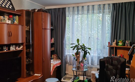 Продажа 4-комн квартиры на вторичном рынке улица Мусы Джалиля,  д. 9 к6