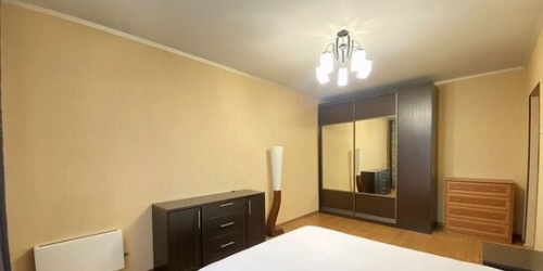 2-комн квартира улица Адмирала Лазарева,  д. 8