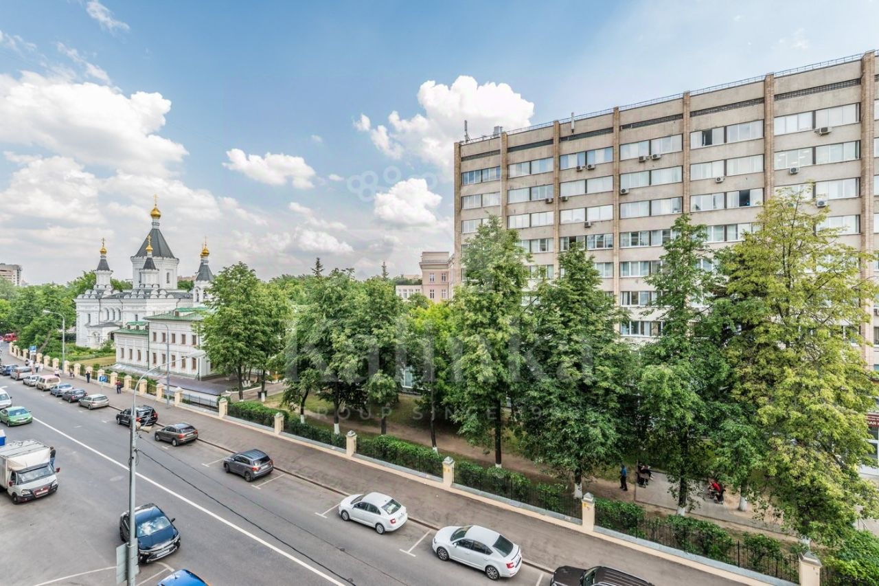 Продажа 4-комн квартиры на вторичном рынке Погодинская улица, 4