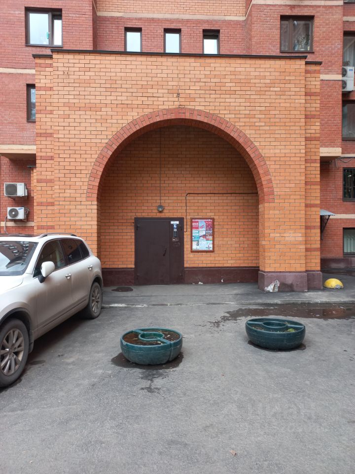 Продажа 4-комн квартиры на вторичном рынке 1-я Дубровская улица, 1К4