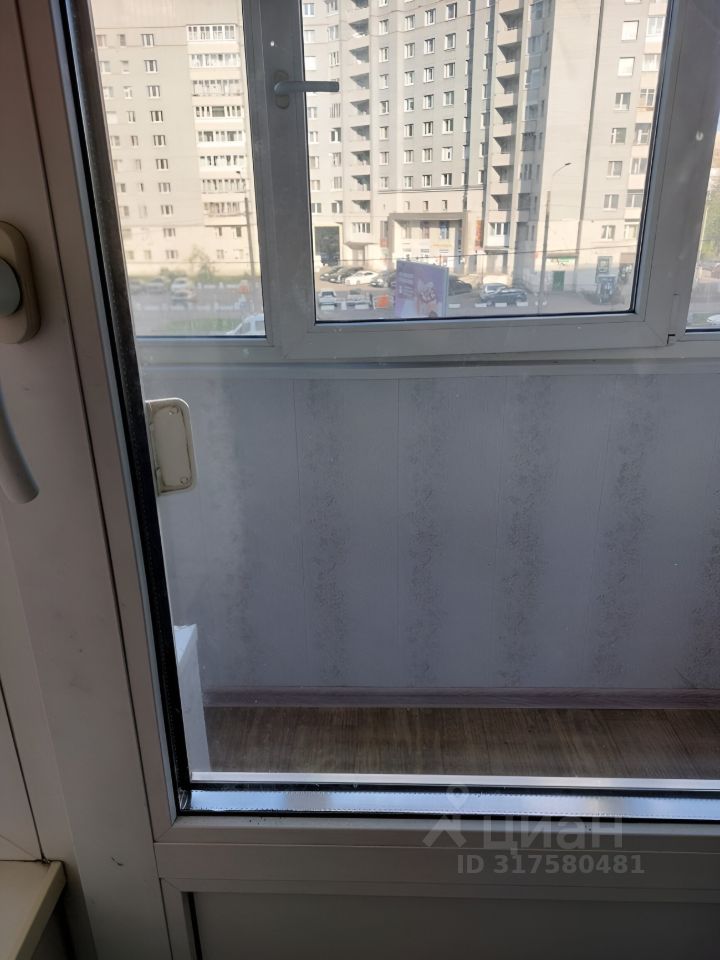 Продажа 2-комн квартиры на вторичном рынке улица Уточкина, 8