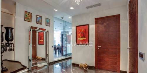 3-комн квартира улица Климашкина,  д. 17