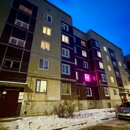 Продажа 3-комн квартиры на вторичном рынке Въезд, Рощинская улица,  д. 11