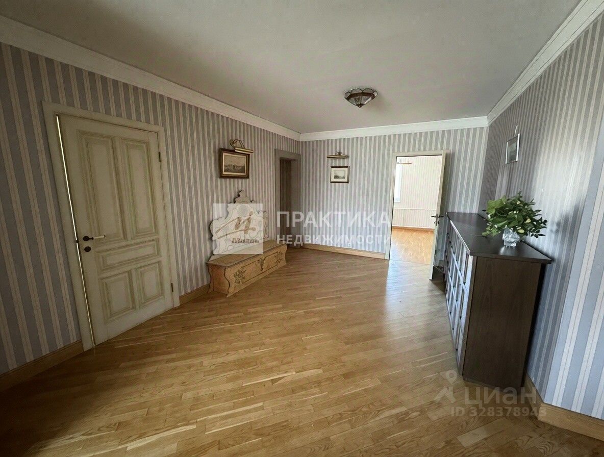 Аренда 4-комн квартиры на вторичном рынке Студенецкий переулок, 3