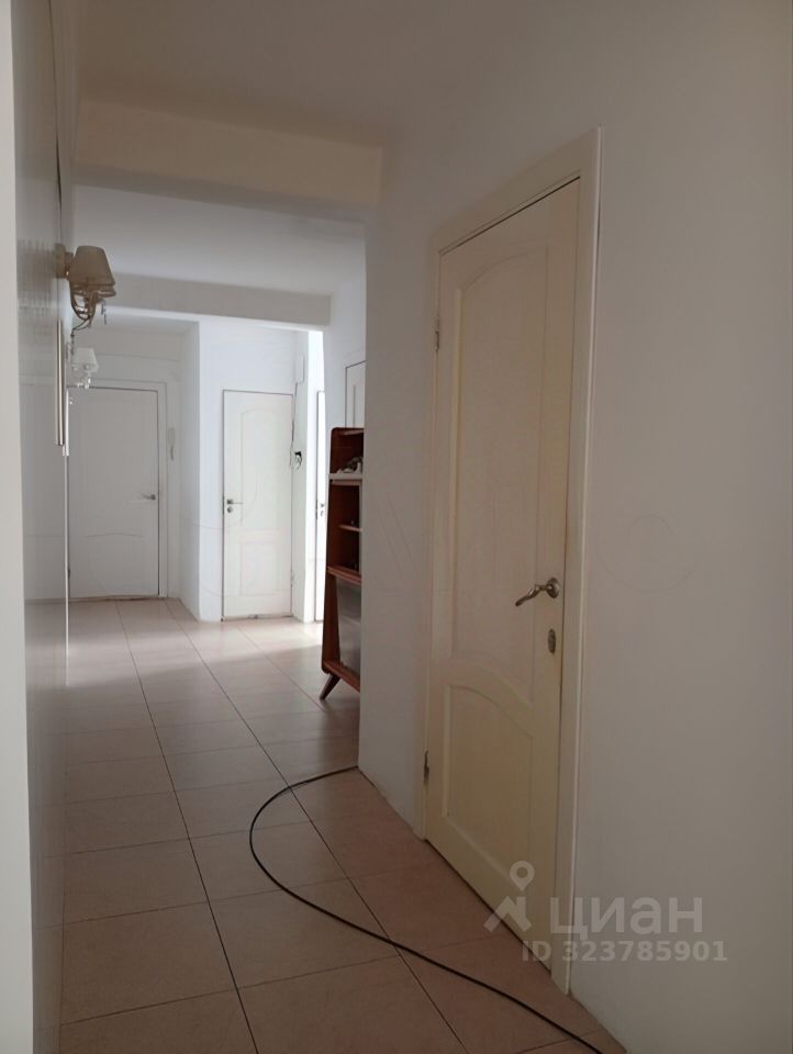 Продажа 4-комн квартиры на вторичном рынке проспект Авиаконструкторов, 13