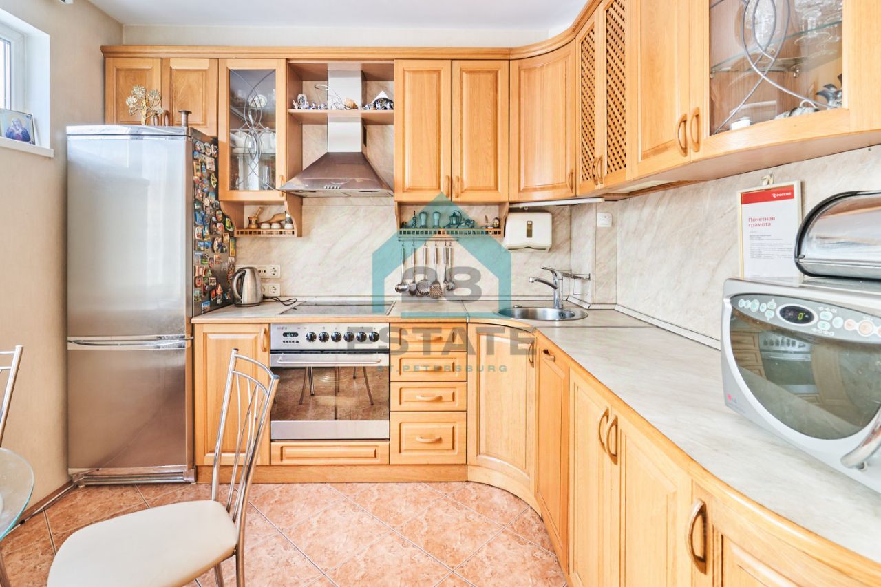 Продажа 3-комн квартиры на вторичном рынке проспект Кузнецова, 20