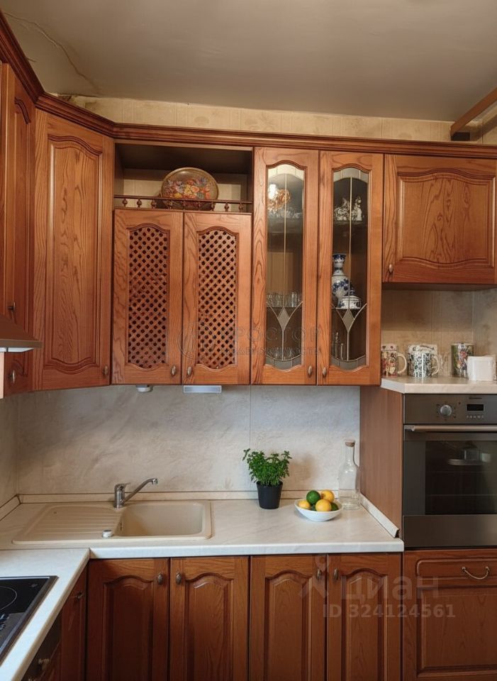 Продажа 2-комн квартиры на вторичном рынке улица Обручева, 6