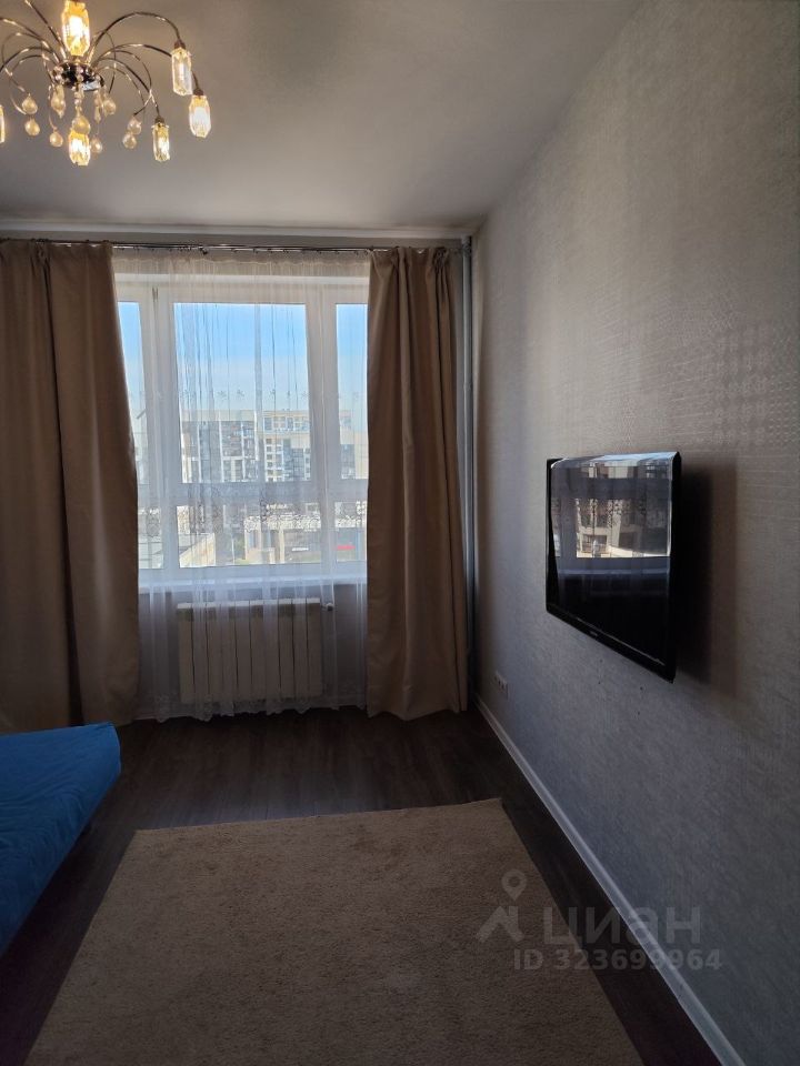 Аренда 1-комн квартиры на вторичном рынке бульвар Веласкеса, 1к2