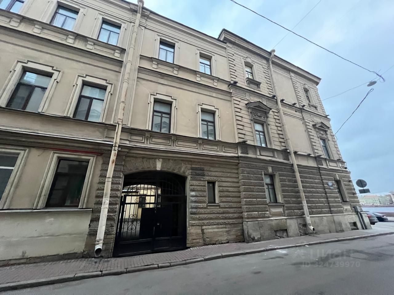 Продажа 5-комн квартиры на вторичном рынке Английская набережная, 22