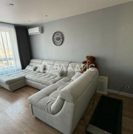 Продажа 3-комн квартиры на вторичном рынке улица Александры Монаховой,  д. 88 к2