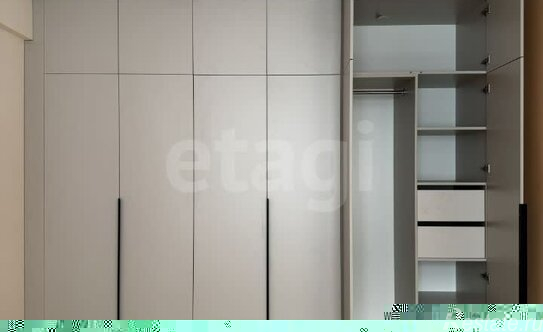 Продажа 4-комн квартиры на вторичном рынке улица Бутлерова,  д. 11 к1