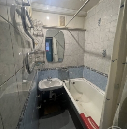 Продажа 2-комн квартиры на вторичном рынке Всеволожск г., Плоткина ул. ,  д. 15