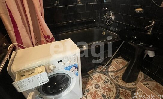 Продажа 3-комн квартиры на вторичном рынке улица Ивана Бабушкина,  д. 15 к1-2