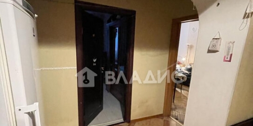 4-комн квартира улица Уткина,  д. 44