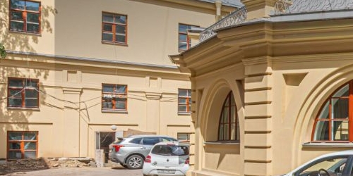 2-комн квартира улица Маяковского, 15