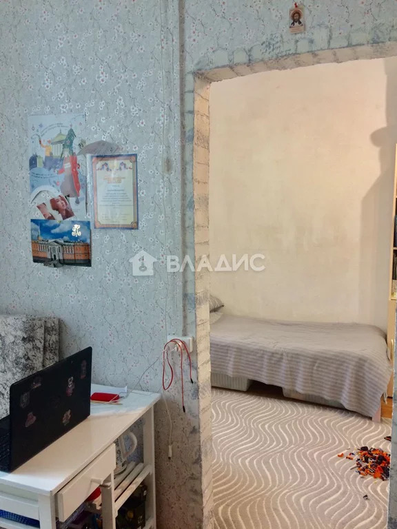 Продажа 4-комн квартиры на вторичном рынке ул. Полтавская,  д. 12