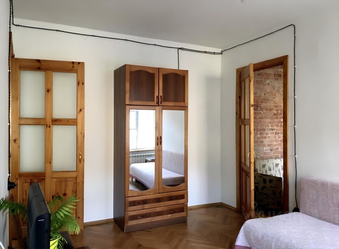 Аренда 2-комн квартиры на вторичном рынке Колокольная улица, 7