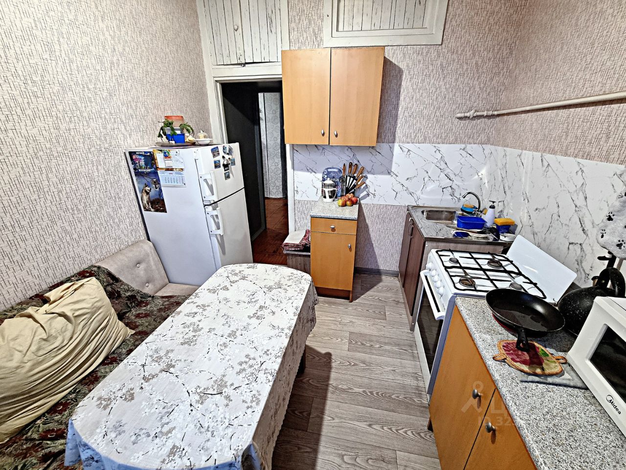 Продажа 2-комн квартиры на вторичном рынке улица Возрождения, 7/25