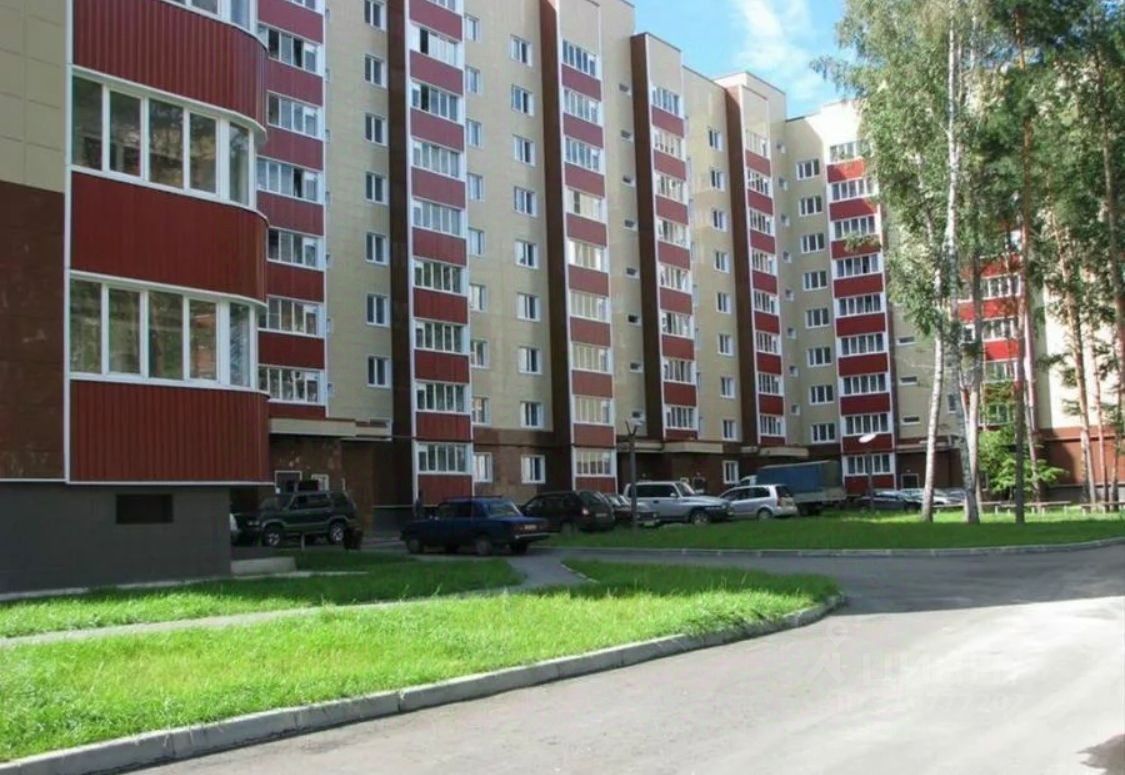 Продажа 1-комн квартиры на вторичном рынке пос. Большевик, улица Ленина, 108