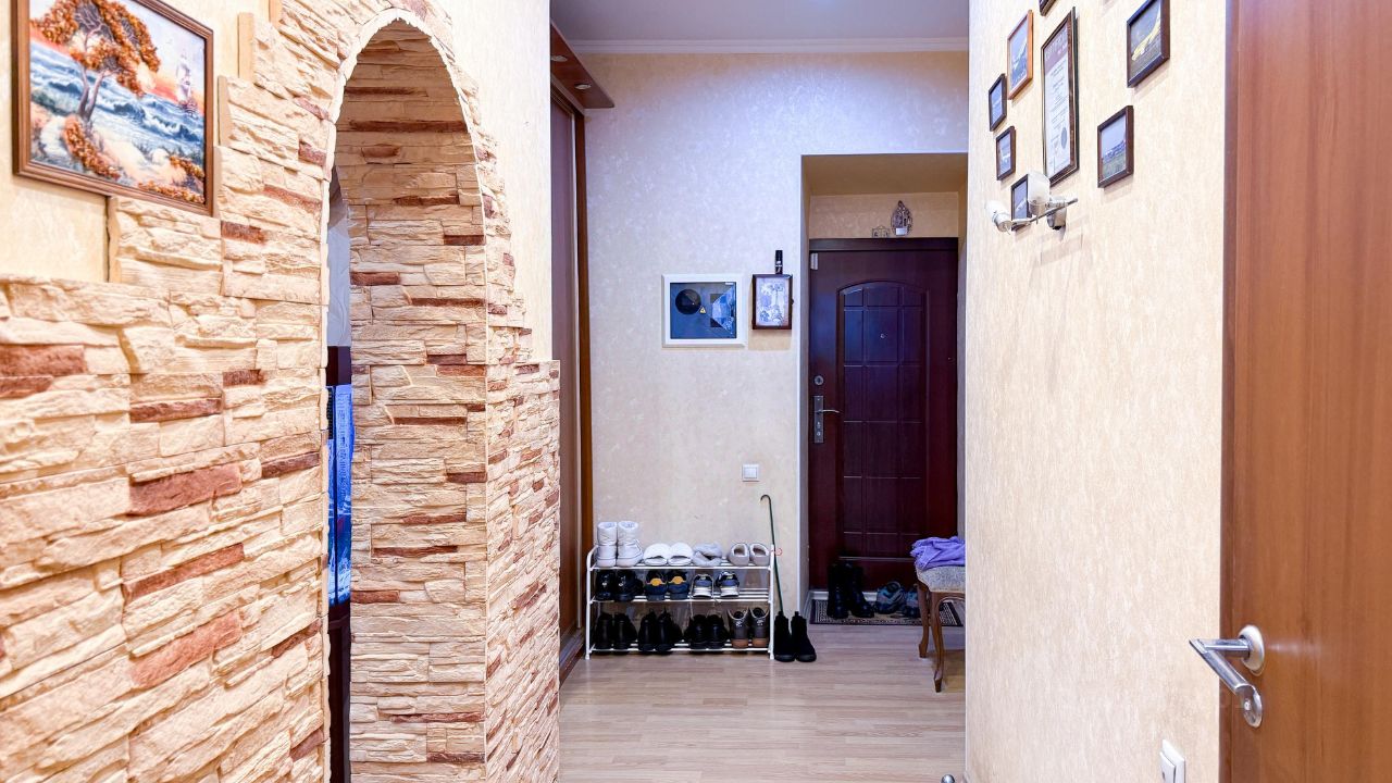 Продажа 3-комн квартиры на вторичном рынке Наро-Фоминск, улица Калинина,  д. 9/2
