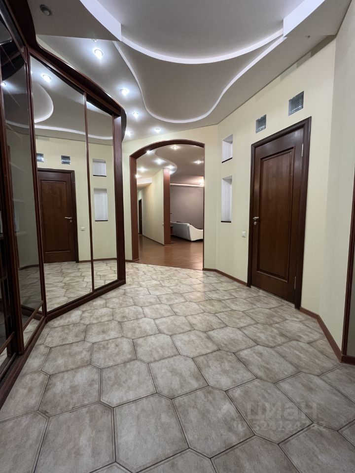 Продажа 4-комн квартиры на вторичном рынке улица Островитянова, 4