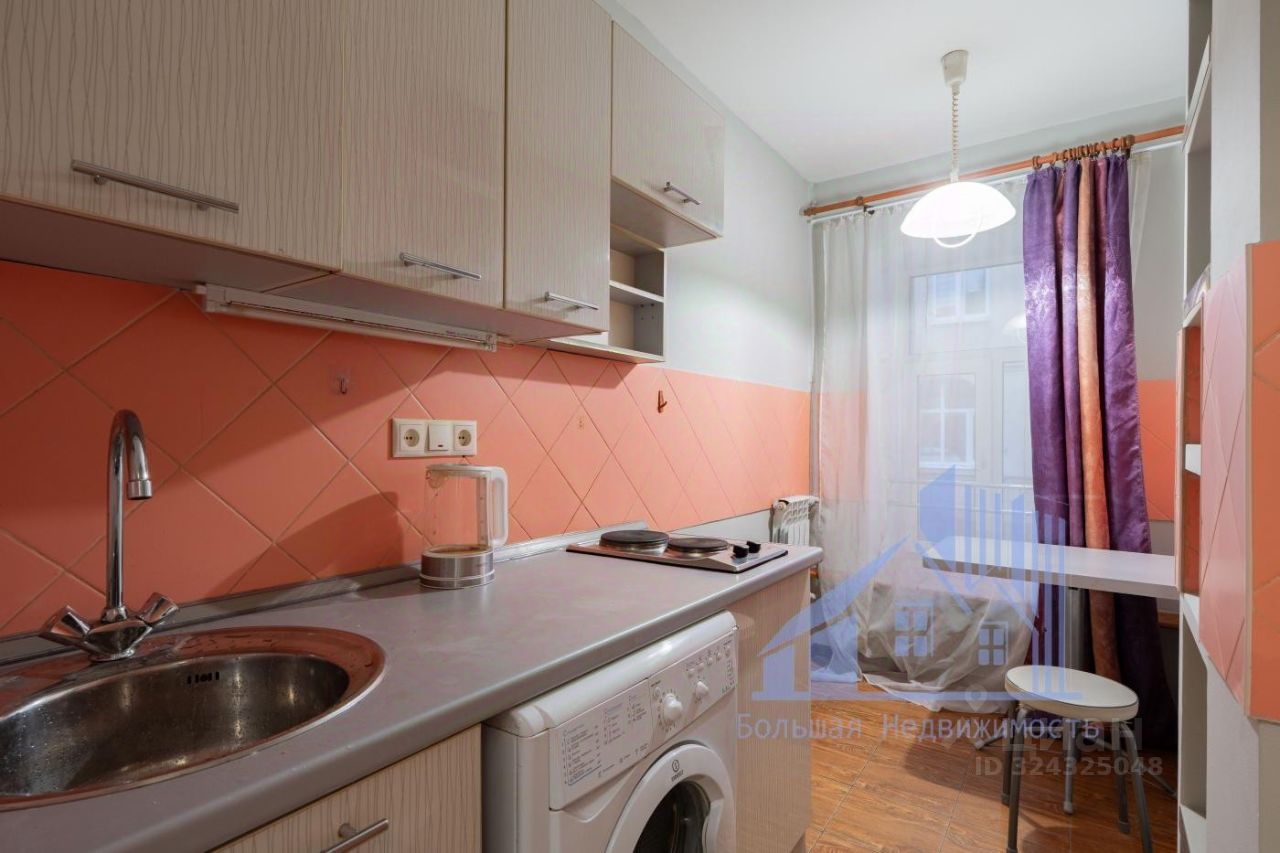 Продажа 1-комн квартиры на вторичном рынке Троицкий проспект, 14