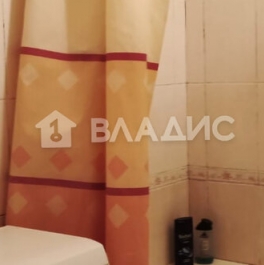 Продажа 3-комн квартиры на вторичном рынке бульвар Адмирала Ушакова,  д. 8