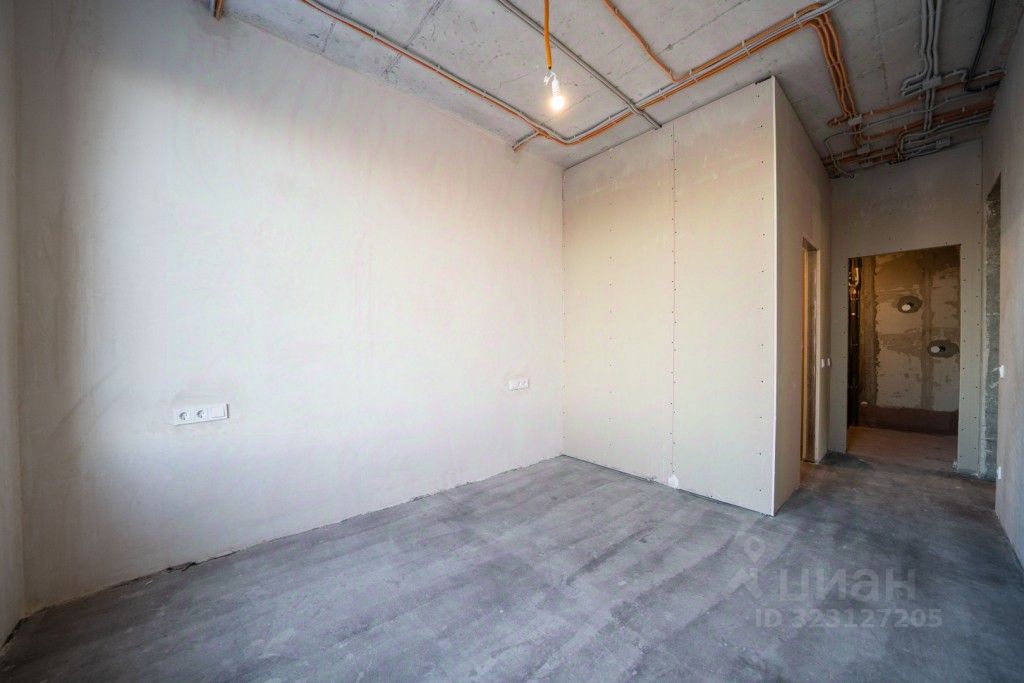 Продажа 2-комн квартиры на вторичном рынке улица Стахановцев, 1