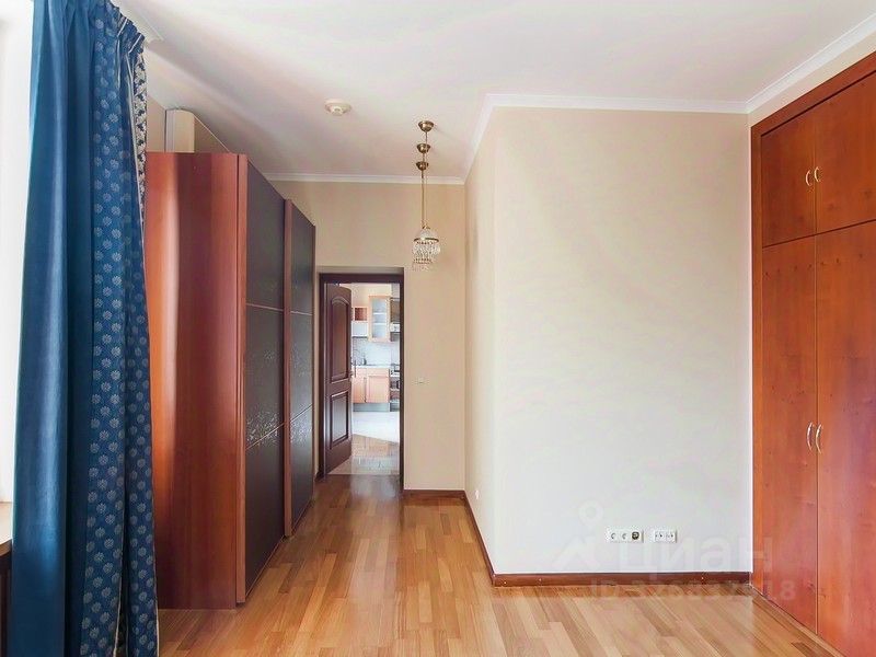 Продажа 2-комн квартиры на вторичном рынке улица Спиридоновка, 19