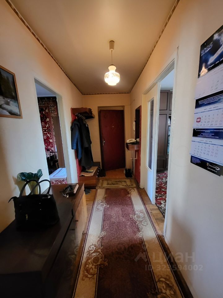 Продажа 3-комн квартиры на вторичном рынке Загорянский пгт, улица Димитрова, 43