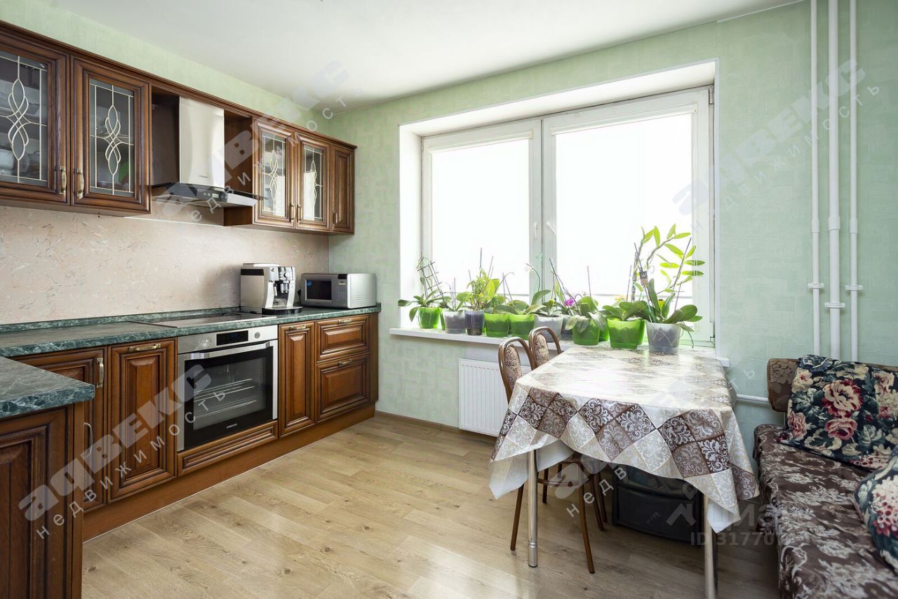 Продажа 2-комн квартиры на вторичном рынке Мурино, улица Шувалова, 4к1