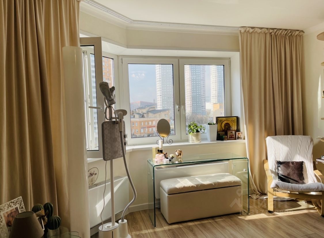 Продажа 2-комн квартиры на вторичном рынке улица Полины Осипенко, 8к2