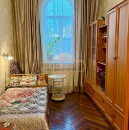 Продажа 4-комн квартиры на вторичном рынке ул Некрасова,  д. 21