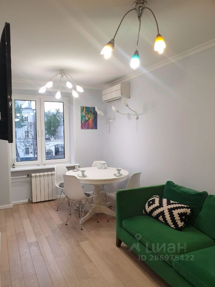 Аренда 3-комн квартиры на вторичном рынке Комсомольский проспект, 19