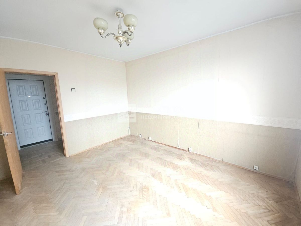 Продажа 2-комн квартиры на вторичном рынке Зюзинская улица, 4К2