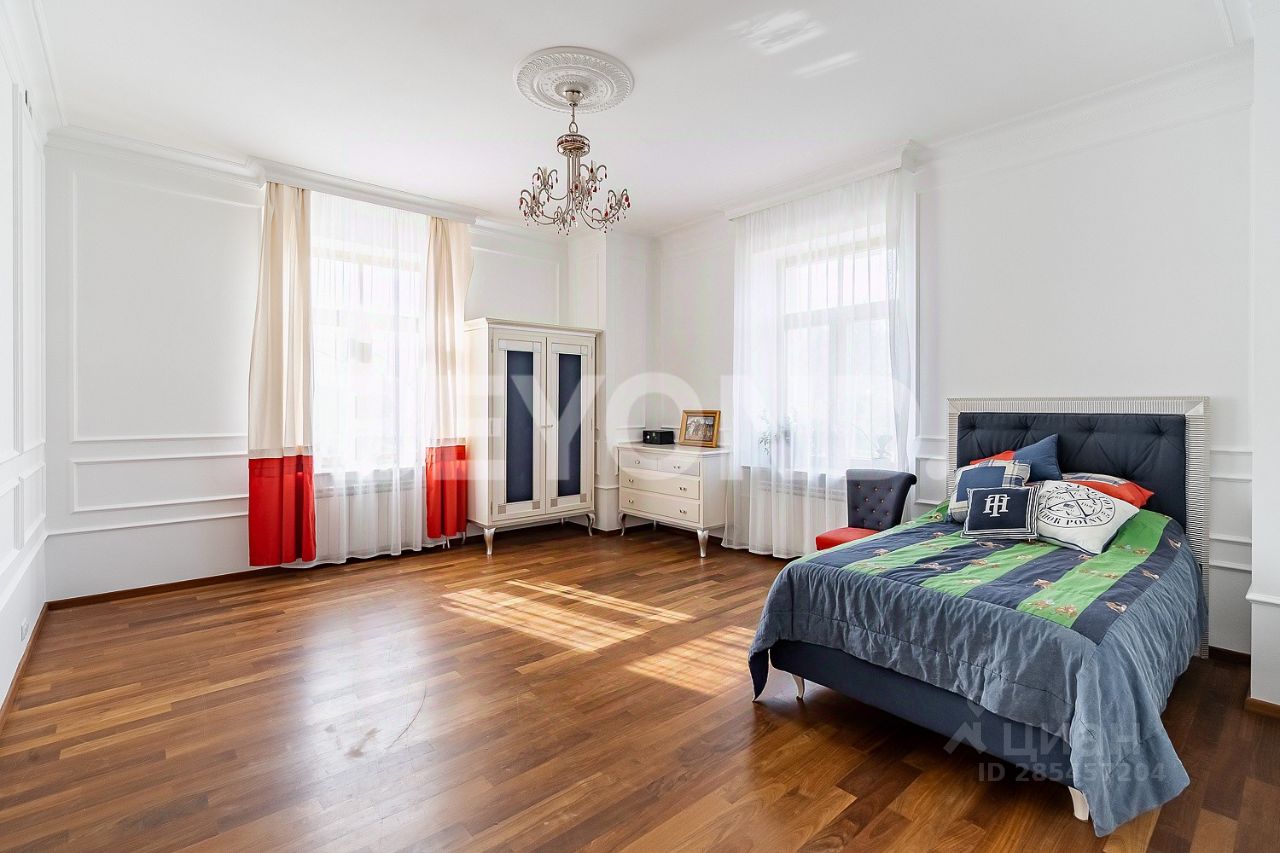 Продажа 6-комн квартиры на вторичном рынке Морской проспект, 24