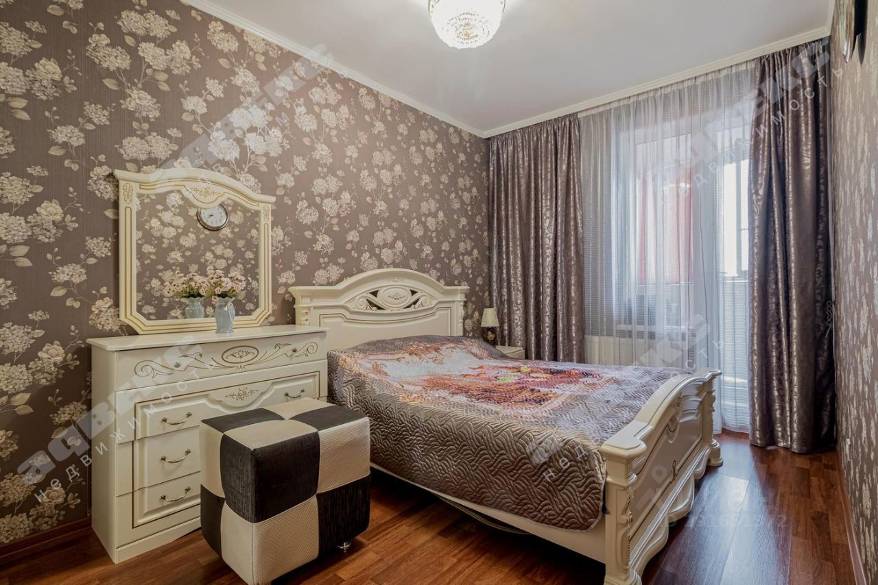 Продажа 4-комн квартиры на вторичном рынке Мебельная улица, 21к2