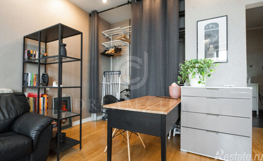 Аренда 2-комн квартиры на вторичном рынке Каменщики Б. ул,  д. 2