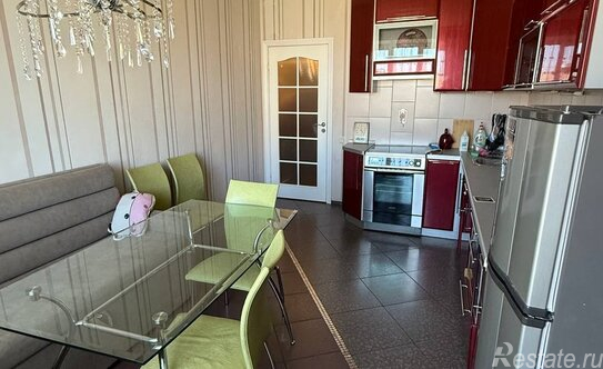 Продажа 2-комн квартиры на вторичном рынке Пархоменко пр-кт,  д. 19