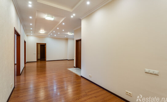 Аренда 4-комн квартиры на вторичном рынке улица Александра Невского,  д. 27