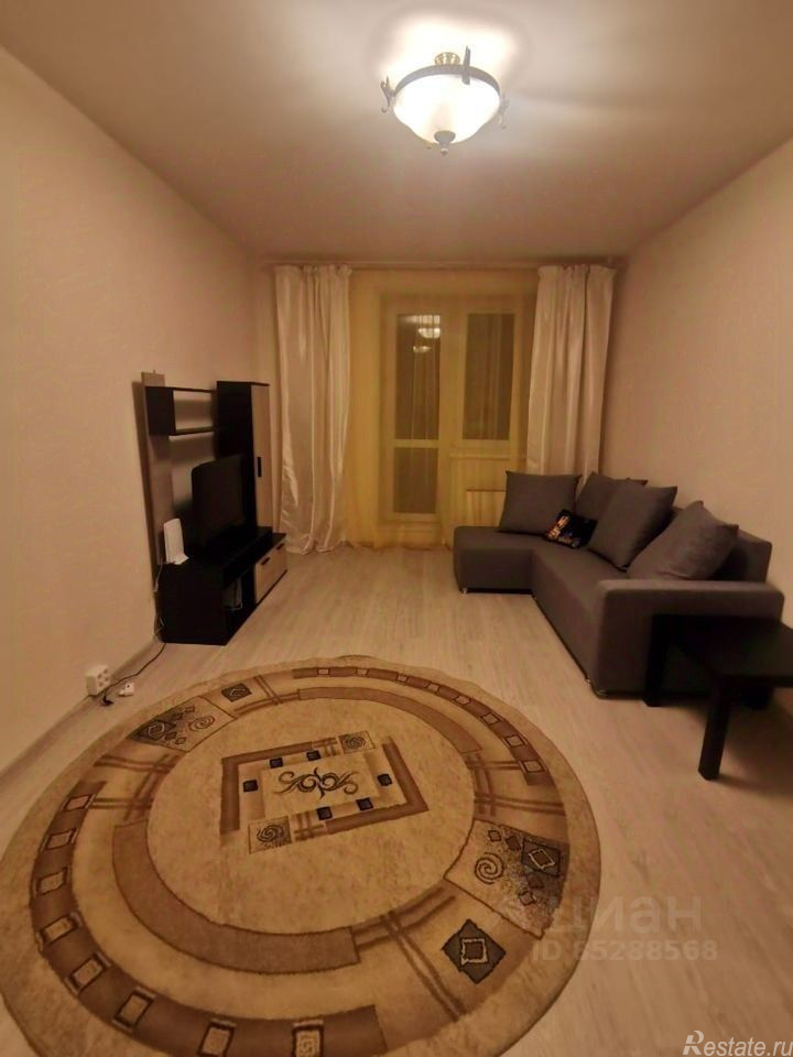 Аренда 2-комн квартиры на вторичном рынке Интернациональная улица,  д. 2