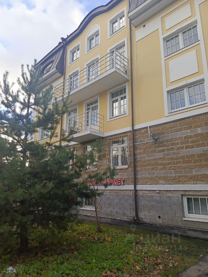 Продажа 2-комн квартиры на вторичном рынке пос. Стрельна, Санкт-Петербургское шоссе, 108