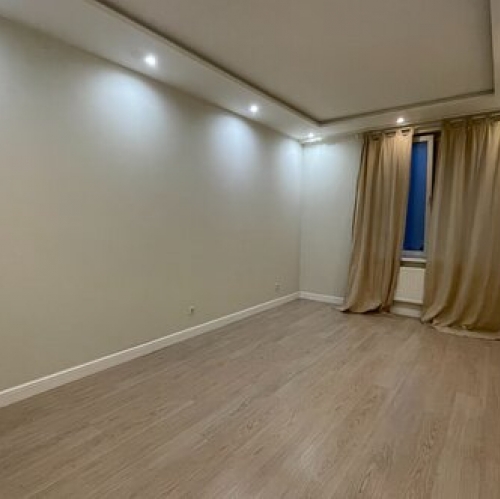 2-комн квартира улица Адмирала Трибуца,  д. 8