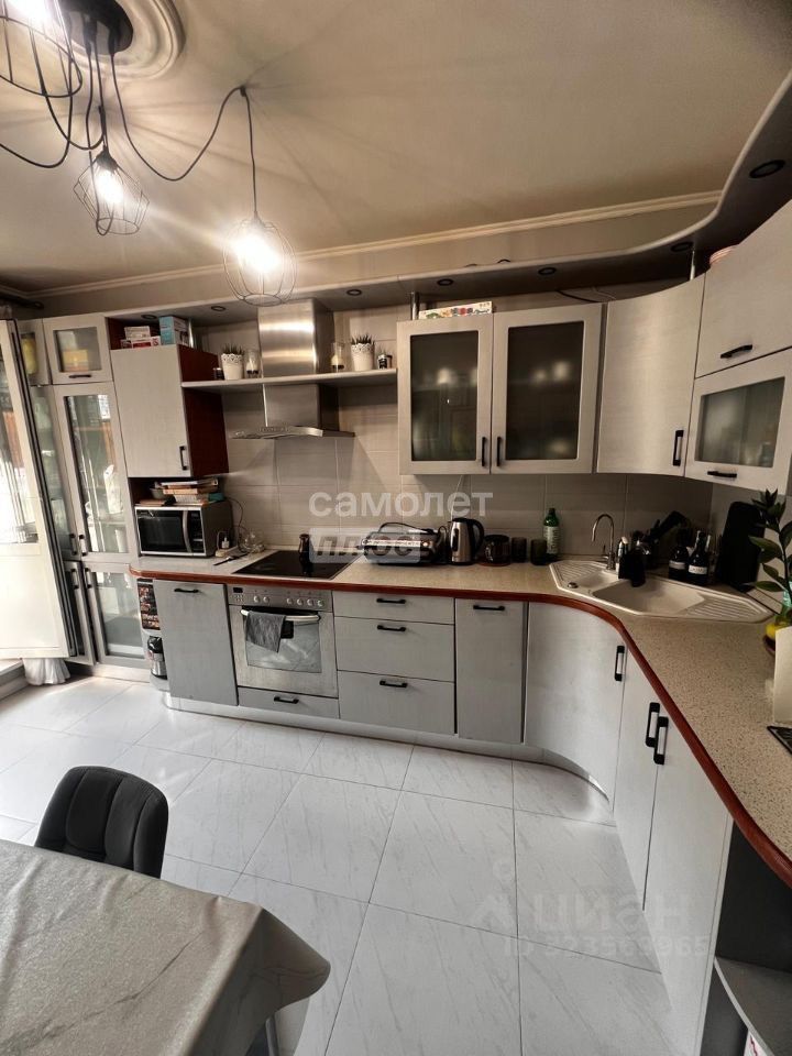 Продажа 2-комн квартиры на вторичном рынке улица Зои и Александра Космодемьянских, 11А