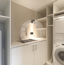 Аренда 4-комн квартиры на вторичном рынке Знаменский Б. пер,  д. 4