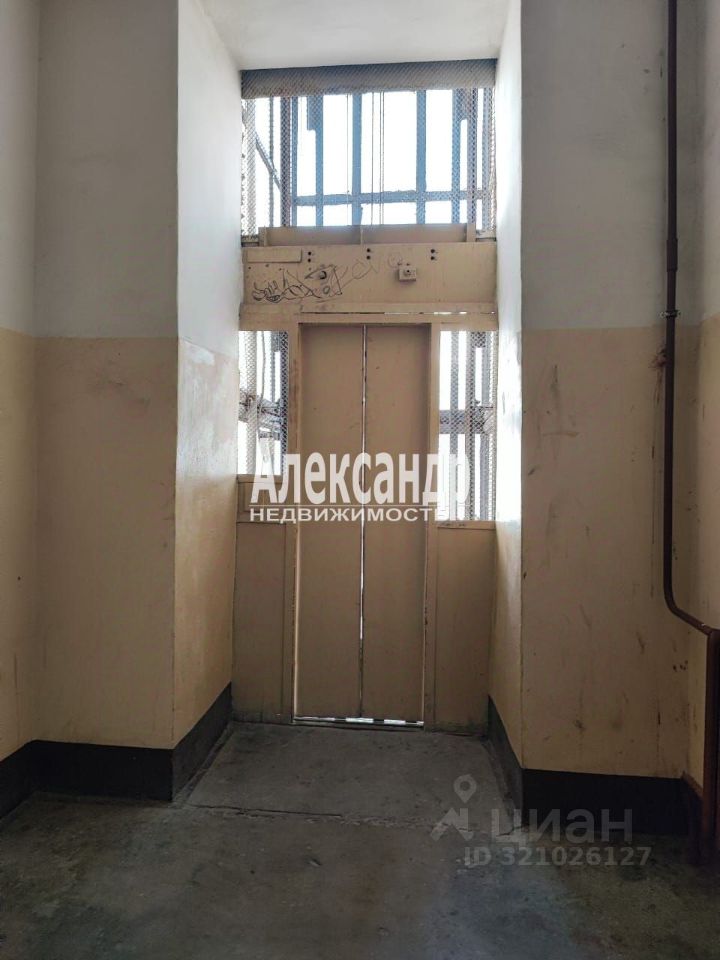 Продажа комнаты Саперный переулок, 16/36