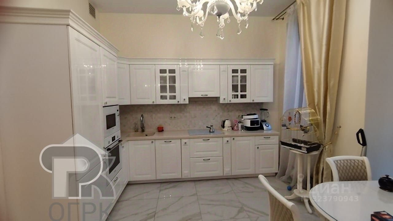 Продажа 2-комн квартиры на вторичном рынке Новогорск мкр, улица Заречная, 3к3