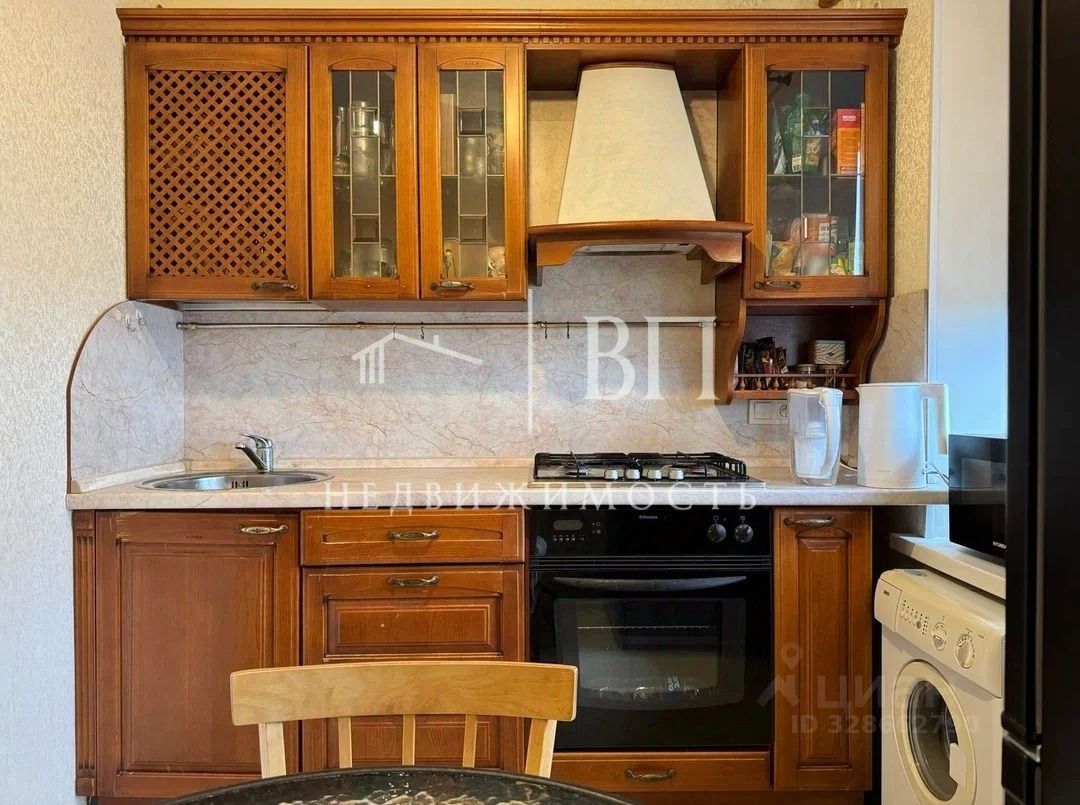 Продажа 3-комн квартиры на вторичном рынке Светлановский проспект, 37