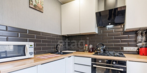 4-комн квартира Новаторов б-р,  д. 65